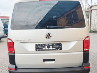 Volkswagen Transporter T6 9 PLAZAS