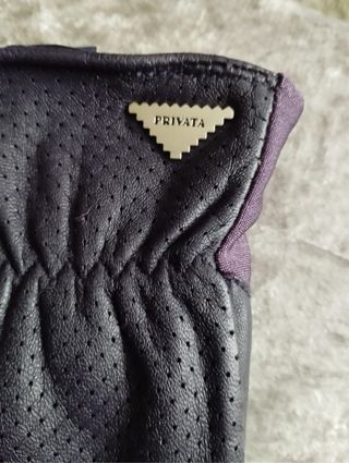 Pack guantes polipiel y cartera de mano