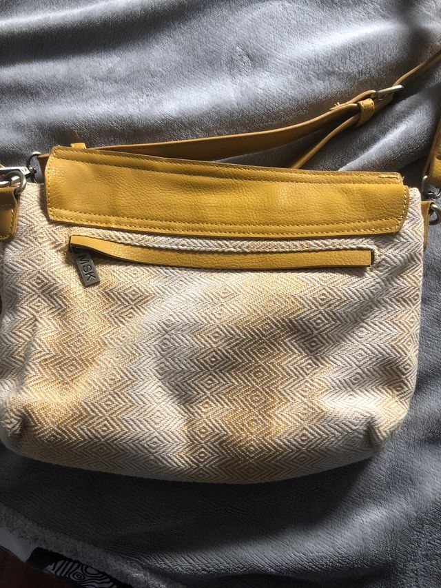 bolso de hombro amarillo
