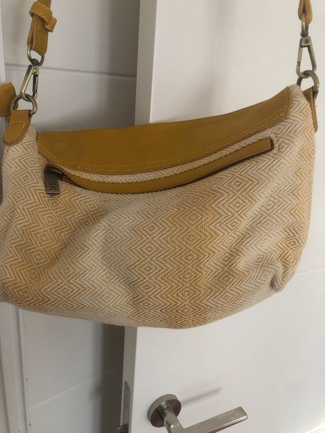 bolso de hombro amarillo
