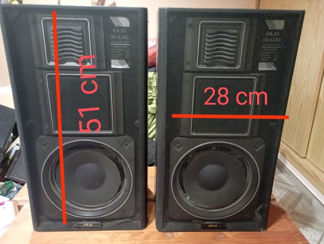 Pareja de altavoces. 20 euros los dos.