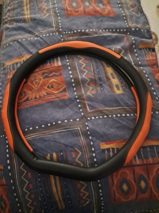Cubre volante sport negro naranja