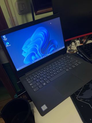 Portátil Lenovo 14”