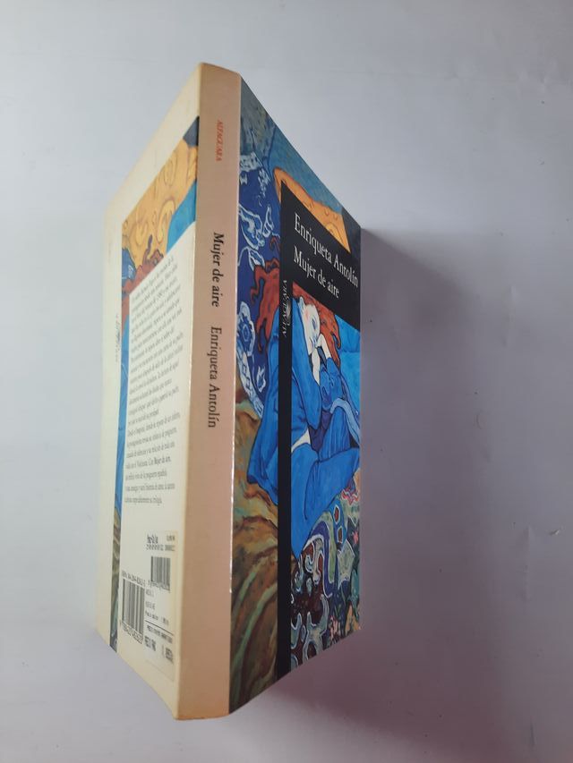 MUJER DE AIRE - COLECCIÓN ENRIQUETA ANTOLIN