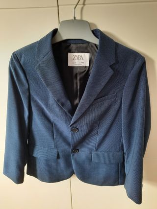 Traje y camisa Zara apto Comunión 