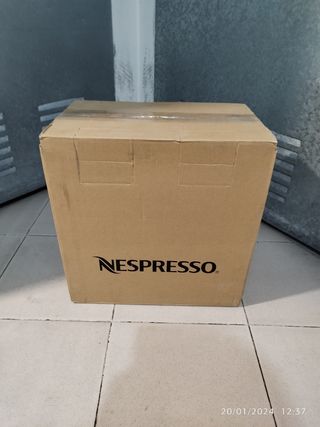 Cafetera Nesspreso Vertuo Plus