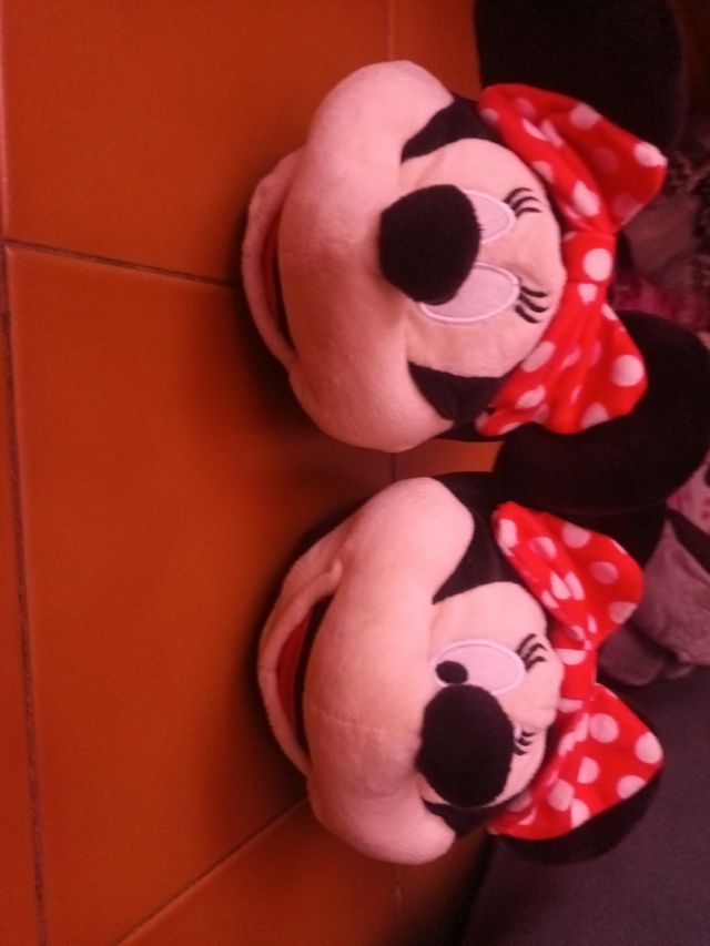 Ciabatte di minnie mai usate taglia28/29