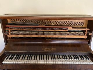 PIANO VERTICAL C. E. Little &amp; Sons London. N.