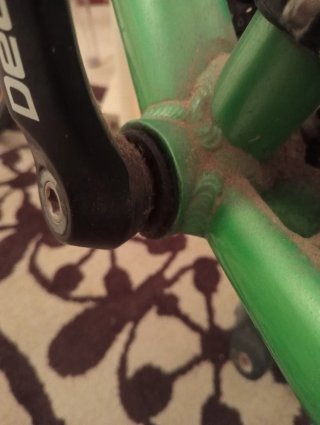 Bicicleta Kona verde reparar