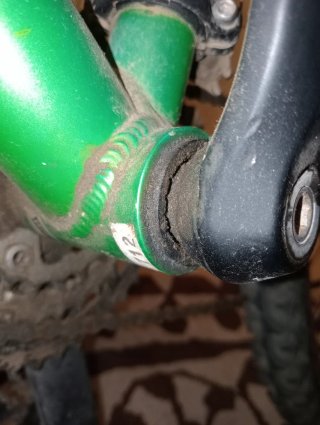 Bicicleta Kona verde reparar