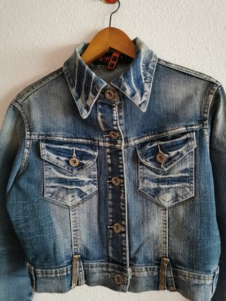 Cazadora vaquera de chica talla L.