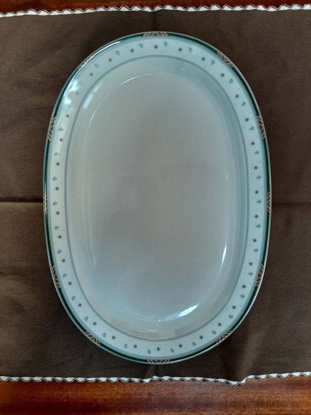 Piatto da portata ovale Güral Porselen