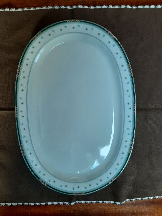 Piatto da portata ovale Güral Porselen