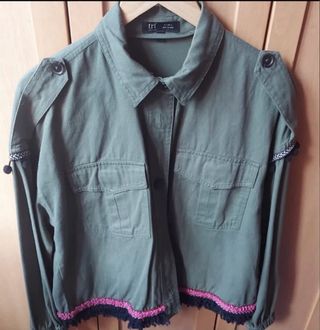 CAZADORA ZARA BORLAS