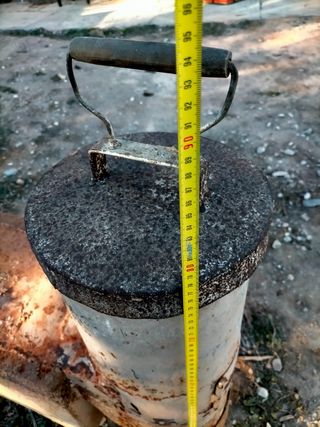 Antigua estufa de leña carbón con horno