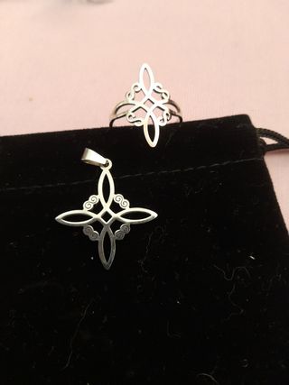 ANILLO Y COLGANTE " NUDO DE BRUJA"