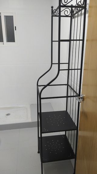 Estantería metálica decorativa