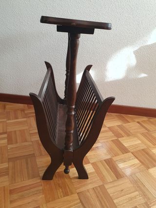Revistero de madera
