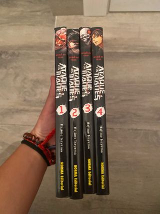 Pack de 4 libros Ataque a los titanes