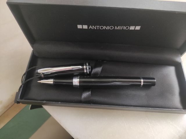 Bolígrafo Antonio Miró