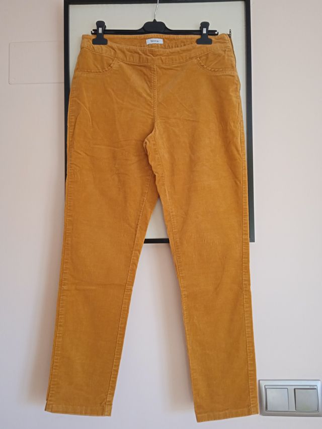 Pantalón de señora de pana