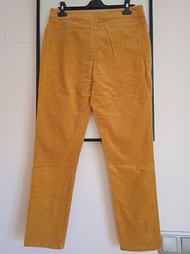 Pantalón de señora de pana
