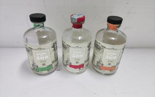 BOTTIGLIE VUOTE DI GIN DI TANTI TIPI DIVERSI