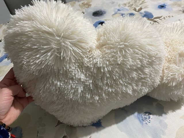 cojin con forma de corazon