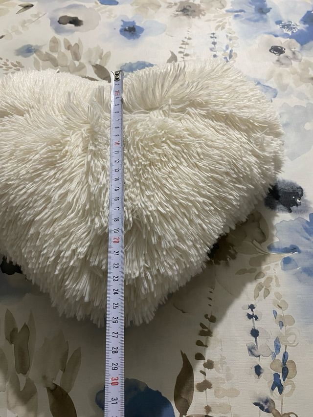 cojin con forma de corazon