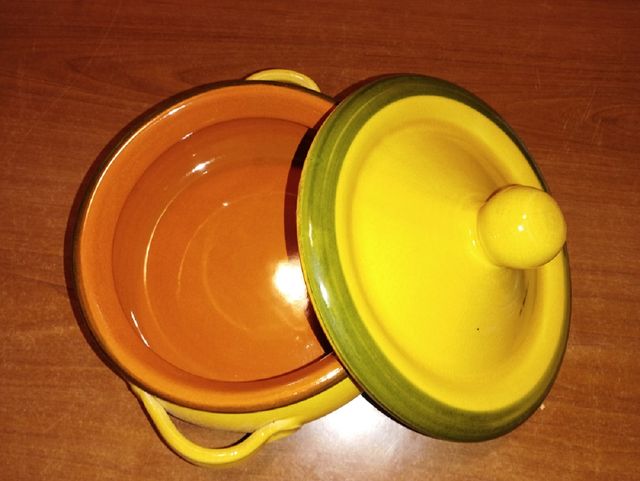 PENTOLA IN TERRACOTTA DA 28cm DECORATA A  MANO