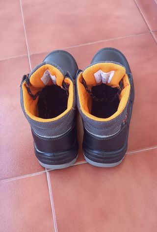 Botas de trabajo /Montaña con puntera