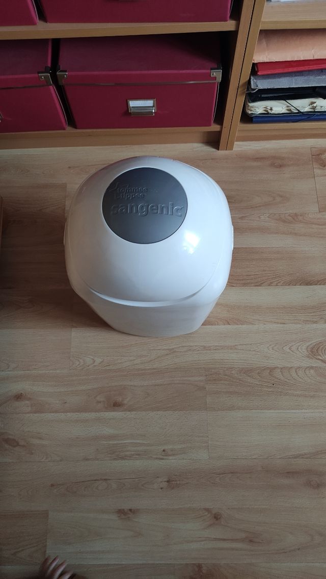 Papelera Tommee tippee