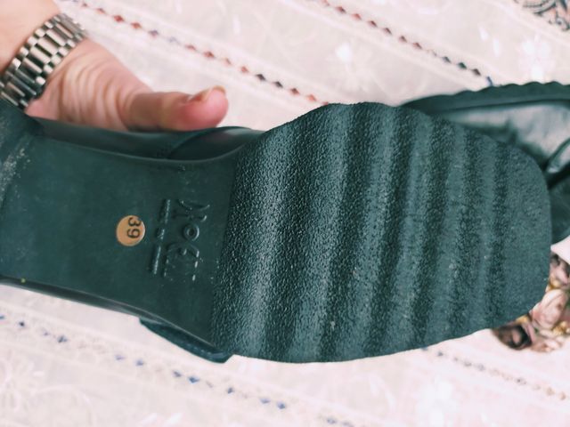 👠👠 Zapatos de piel talla 39