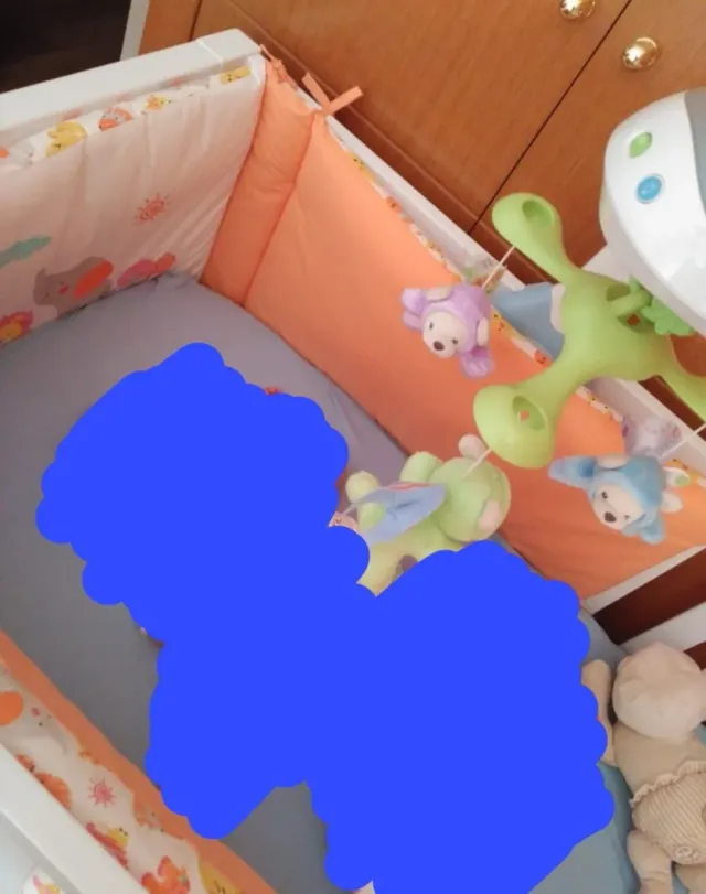 Cuna + colchón. REGALO-Protector+sabanas+edredon