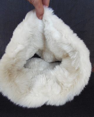 cuello de pelo sintetico