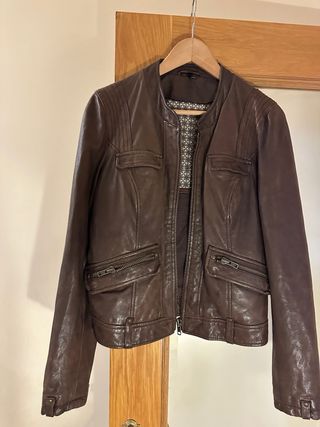 cazadora marron cuero