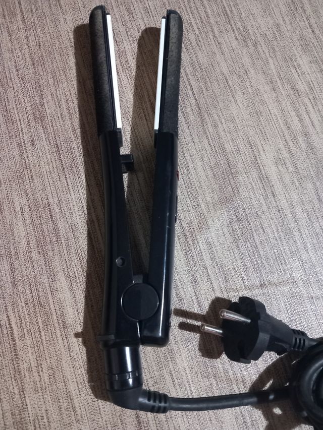 Piastra per capelli in ceramica