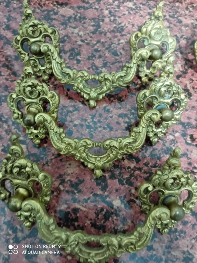 Antiche canne di bronzo E ferramenta