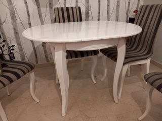 Mesa de comedor blanco