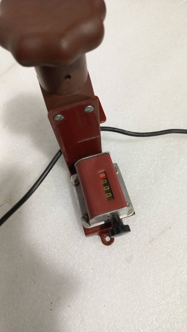 Medidor contador antiguo de cables vintage