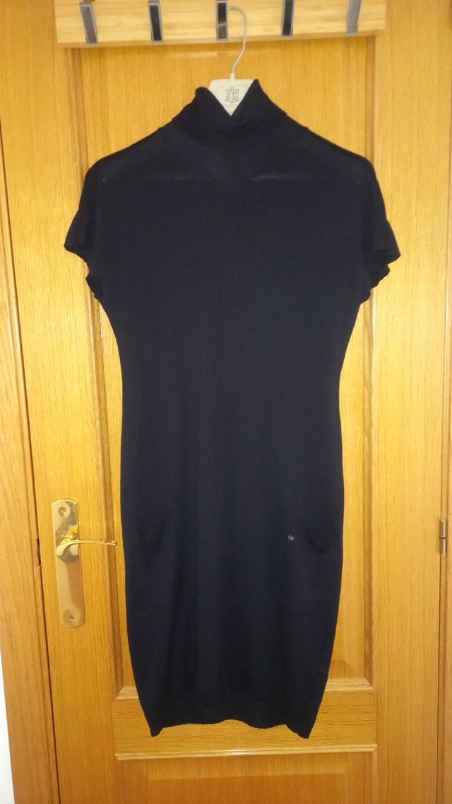Vestido negro punto