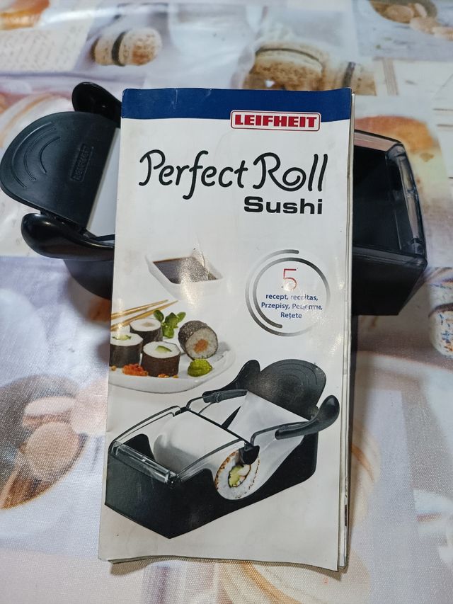 Sushi maker