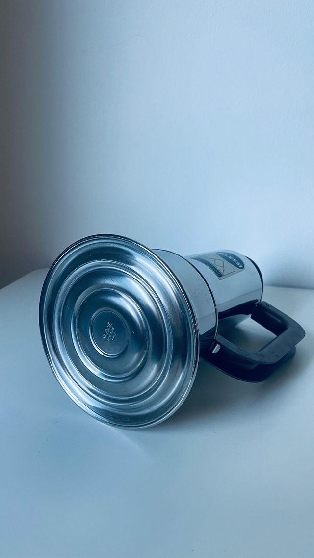 Caffettiera 9090 di Richard Sapper per Alessi