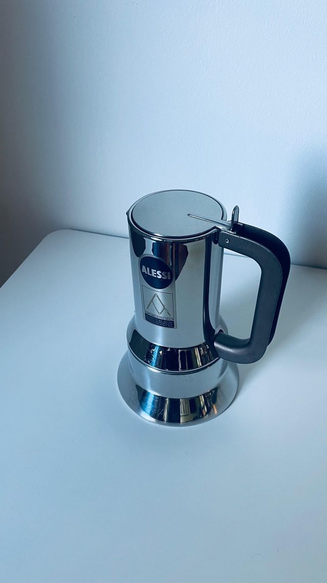 Caffettiera 9090 di Richard Sapper per Alessi