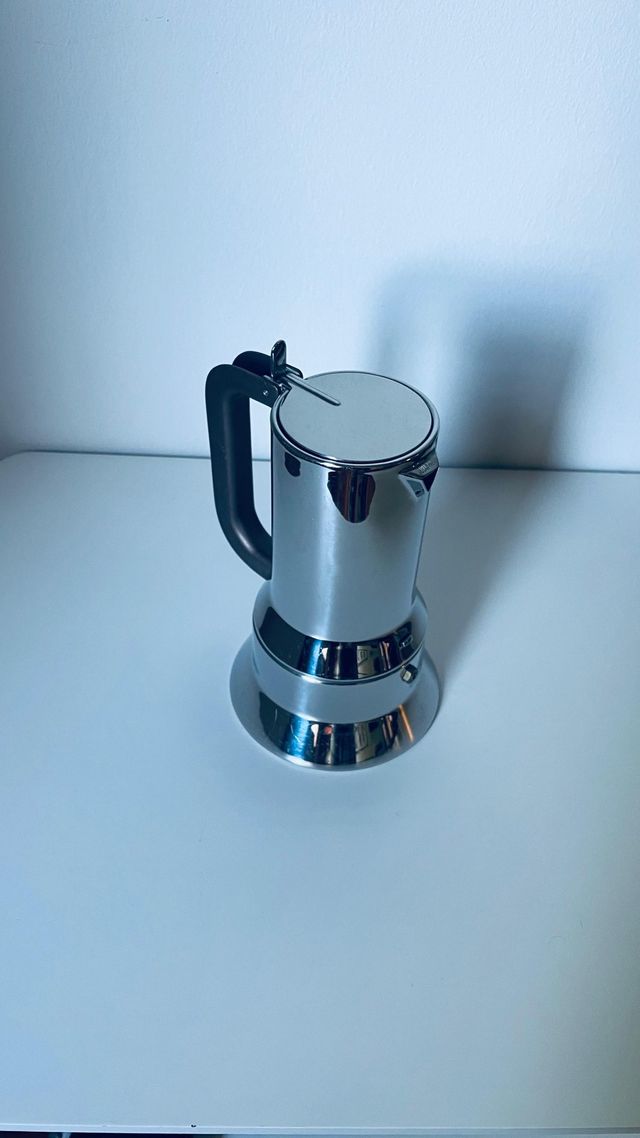 Caffettiera 9090 di Richard Sapper per Alessi