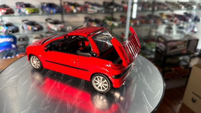 Peugeot 206 cc escala 1:18