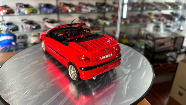 Peugeot 206 cc escala 1:18