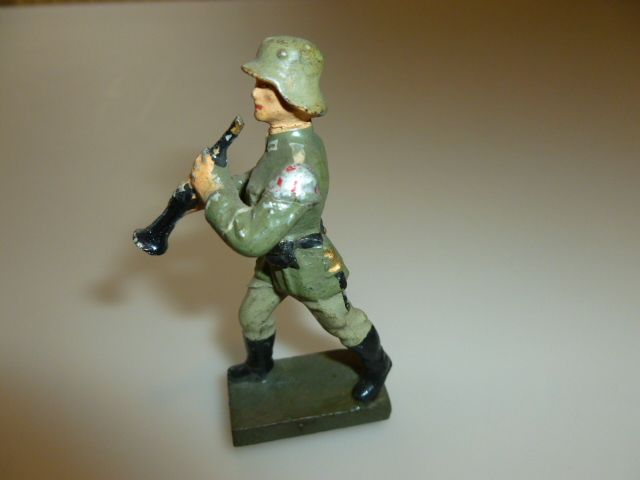 lineol  soldato tedesco 1945   con piffero