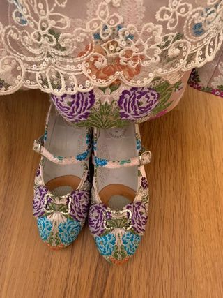 Traje de fallera niña