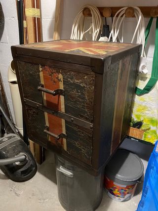 mesita de noche vintage